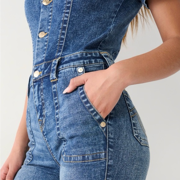 MAKE AN OFFER - NWT True Religion Denim Flare Jumpsuit - Small & Medium - Picture 4 of 7